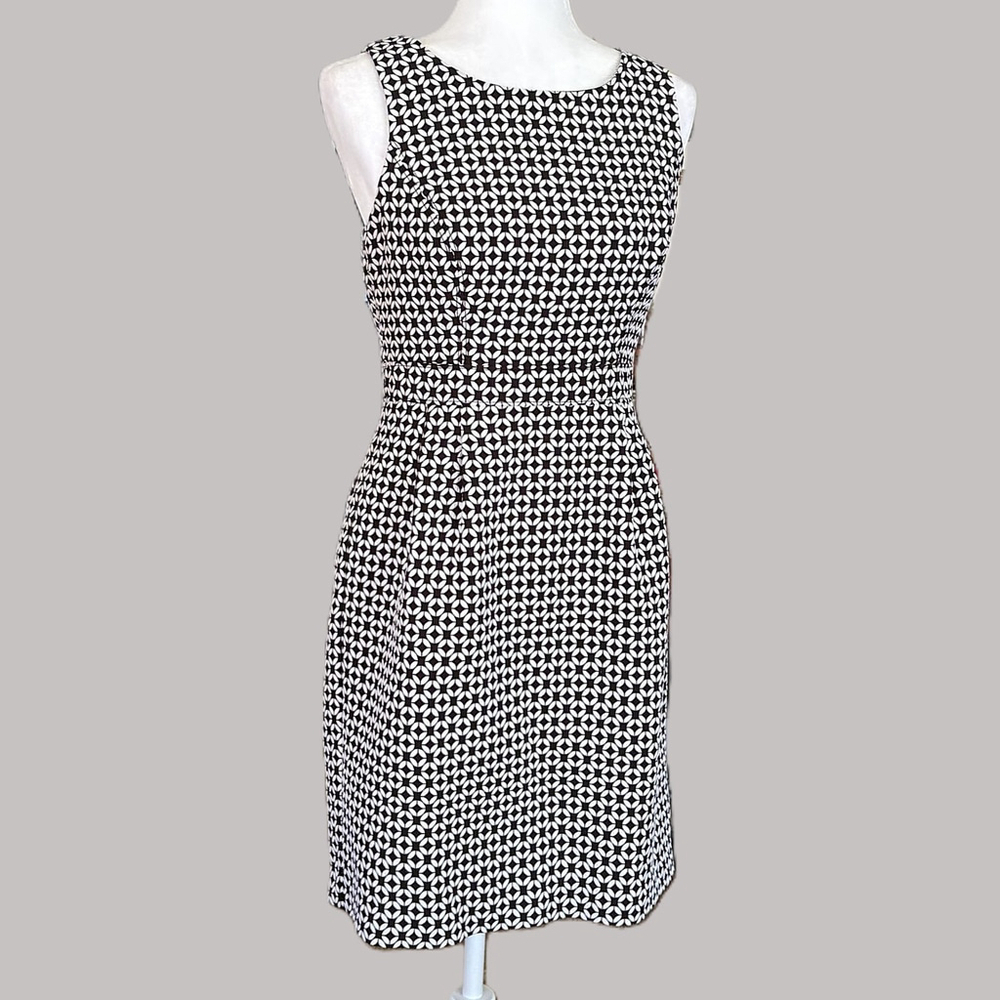 White House Black Market Black White Geometric Knit Dress Size 4 - Picture 12 of 12
